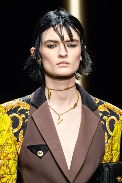 Look 9